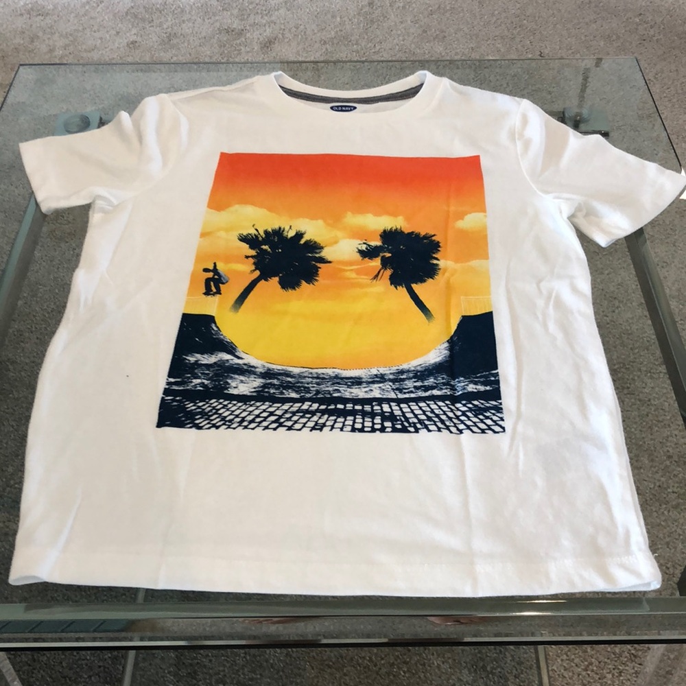 Kids old navy teeshirt